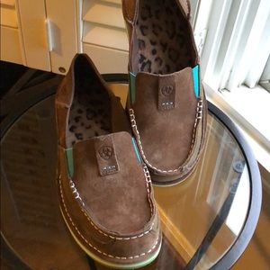 ARIAT flats moccasins slip on comfort leather